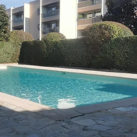 Magnifique Dans Avec Piscine Apartment Antibes