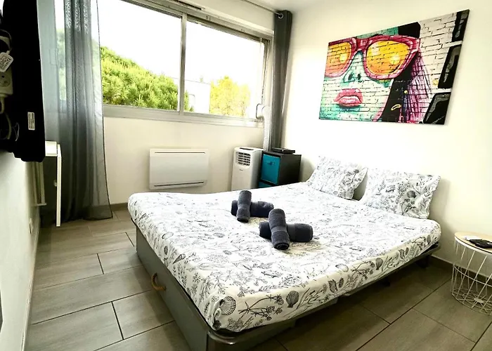 Magnifique Dans Avec Piscine Apartment Antibes