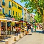 Magnifique Dans Avec Piscine Διαμέρισμα Αντίμπ