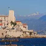 Magnifique Dans Avec Piscine Διαμέρισμα Αντίμπ