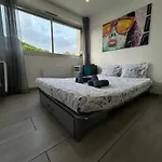 Magnifique Dans Avec Piscine Διαμέρισμα *
