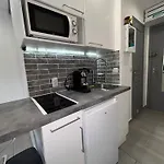 Magnifique Dans Avec Piscine Διαμέρισμα Αντίμπ