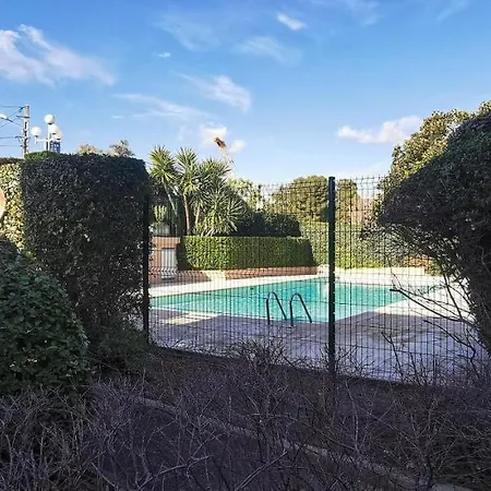 Magnifique Dans Avec Piscine Apartman *