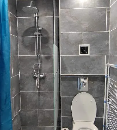Appartement Magnifique Dans Résidence Avec Piscine Antibes